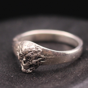 Tomoe Ring, Small